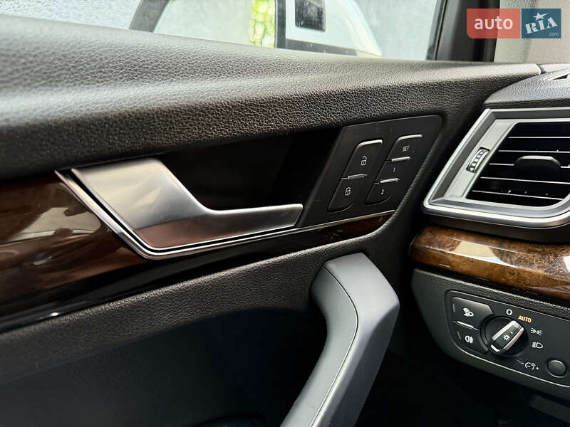 Позашляховик / Кросовер Audi Q5 2020 в Рівному
