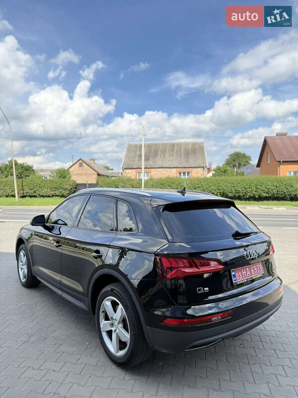 Внедорожник / Кроссовер Audi Q5 2019 в Луцке