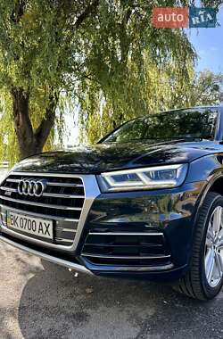 Внедорожник / Кроссовер Audi Q5 2018 в 