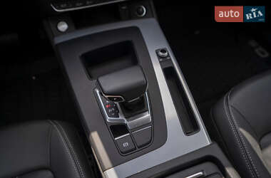 Внедорожник / Кроссовер Audi Q5 2021 в 