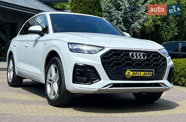 Внедорожник / Кроссовер Audi Q5 2021 в 