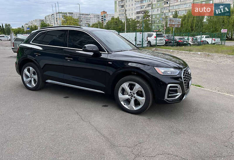 Внедорожник / Кроссовер Audi Q5 2021 в 