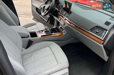 Внедорожник / Кроссовер Audi Q5 2021 в 