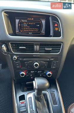 Позашляховик / Кросовер Audi Q5 2012 в 