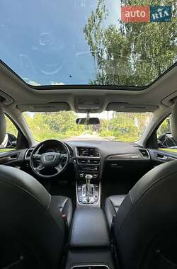 Позашляховик / Кросовер Audi Q5 2015 в 