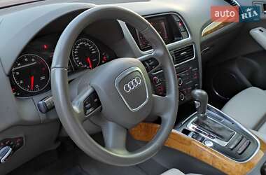 Внедорожник / Кроссовер Audi Q5 2009 в 
