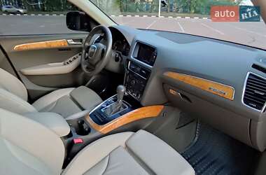 Внедорожник / Кроссовер Audi Q5 2009 в 