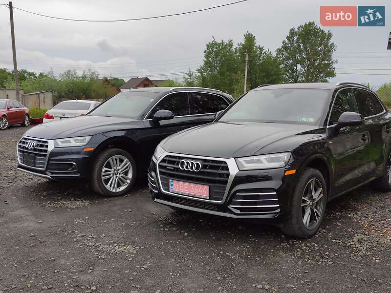 Внедорожник / Кроссовер Audi Q5 2020 в Нововолынске