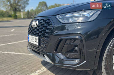 Позашляховик / Кросовер Audi Q5 2021 в 
