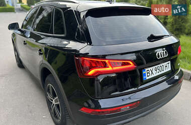Позашляховик / Кросовер Audi Q5 2018 в 