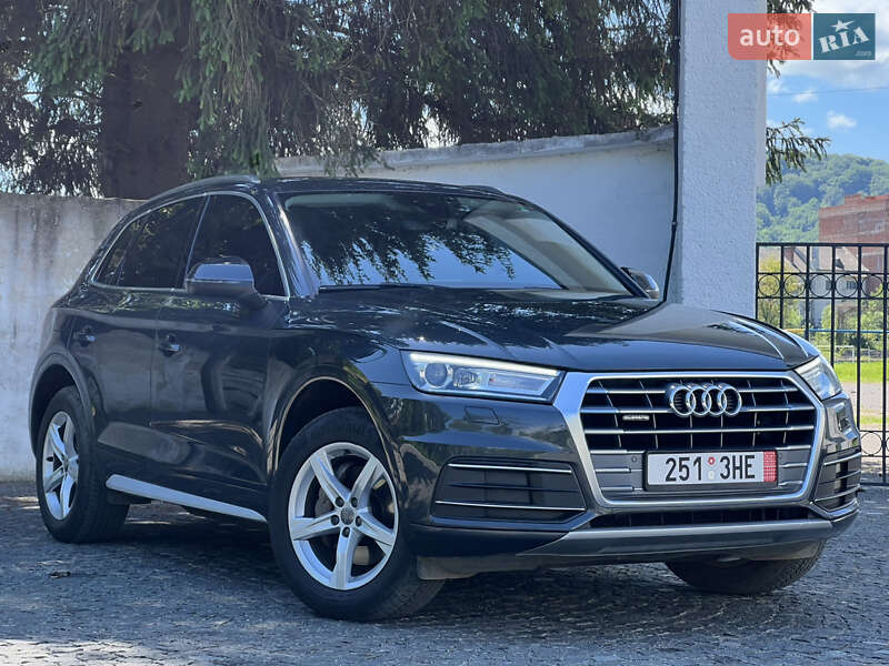 Внедорожник / Кроссовер Audi Q5 2020 в Сваляве