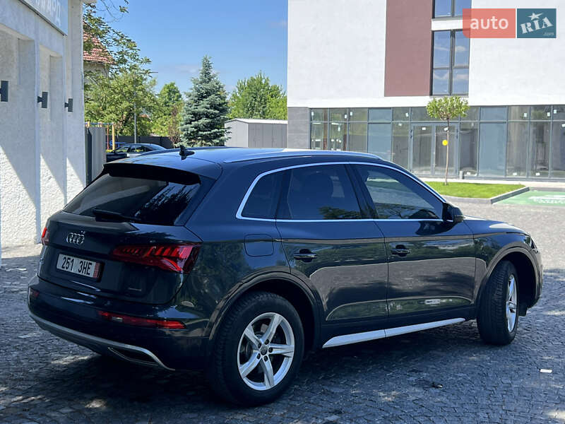 Внедорожник / Кроссовер Audi Q5 2020 в Сваляве
