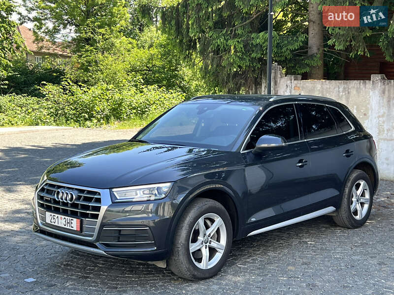 Внедорожник / Кроссовер Audi Q5 2020 в Сваляве