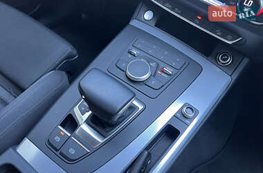 Внедорожник / Кроссовер Audi Q5 2020 в 