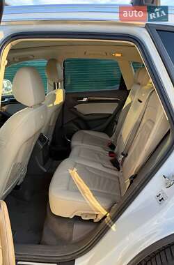 Внедорожник / Кроссовер Audi Q5 2015 в 
