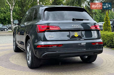 Позашляховик / Кросовер Audi Q5 2024 в 