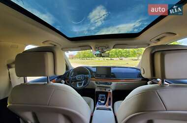 Позашляховик / Кросовер Audi Q5 2021 в 