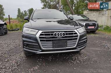 Позашляховик / Кросовер Audi Q5 2018 в 