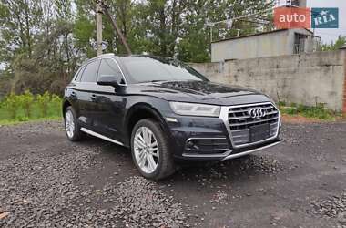 Позашляховик / Кросовер Audi Q5 2018 в 