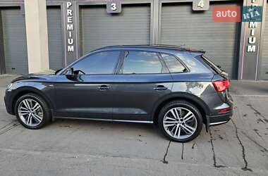 Внедорожник / Кроссовер Audi Q5 2019 в 