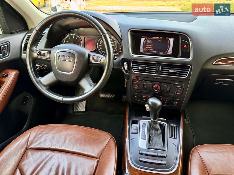Внедорожник / Кроссовер Audi Q5 2009 в Одессе