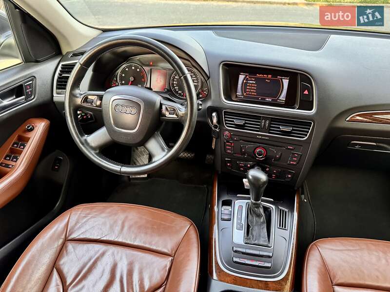 Внедорожник / Кроссовер Audi Q5 2009 в Одессе