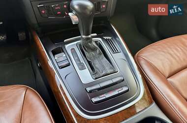 Внедорожник / Кроссовер Audi Q5 2009 в 