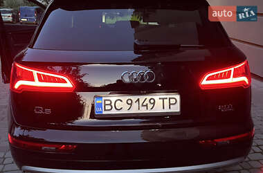 Внедорожник / Кроссовер Audi Q5 2018 в 
