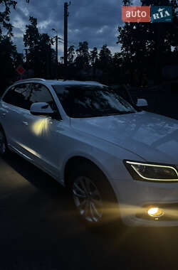 Позашляховик / Кросовер Audi Q5 2016 в 