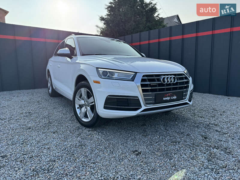 Внедорожник / Кроссовер Audi Q5 2017 в 