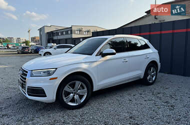 Внедорожник / Кроссовер Audi Q5 2017 в 