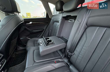 Внедорожник / Кроссовер Audi Q5 2017 в 