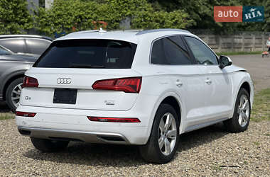 Внедорожник / Кроссовер Audi Q5 2018 в 