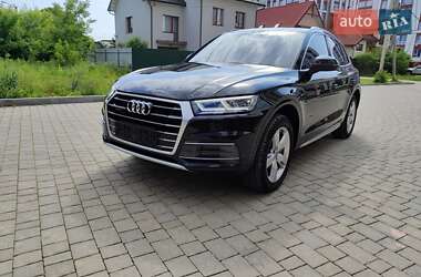 Внедорожник / Кроссовер Audi Q5 2017 в 