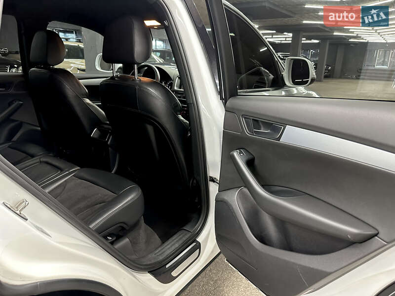 Внедорожник / Кроссовер Audi Q5 2011 в Харькове