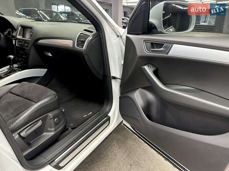 Внедорожник / Кроссовер Audi Q5 2011 в Харькове