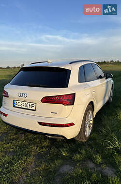 Позашляховик / Кросовер Audi Q5 2019 в 