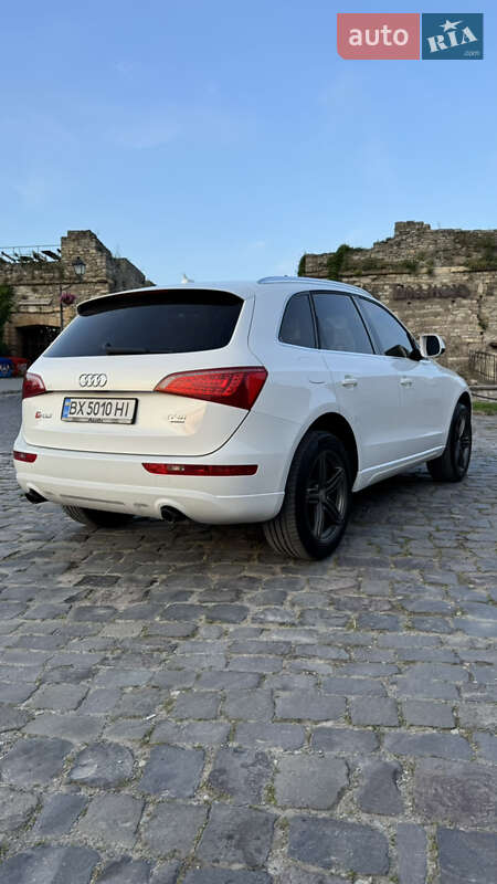 Внедорожник / Кроссовер Audi Q5 2011 в Каменец-Подольском