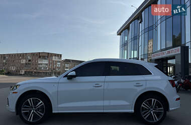 Внедорожник / Кроссовер Audi Q5 2019 в 