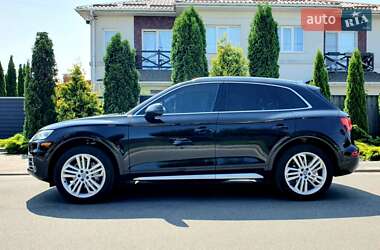 Внедорожник / Кроссовер Audi Q5 2018 в 
