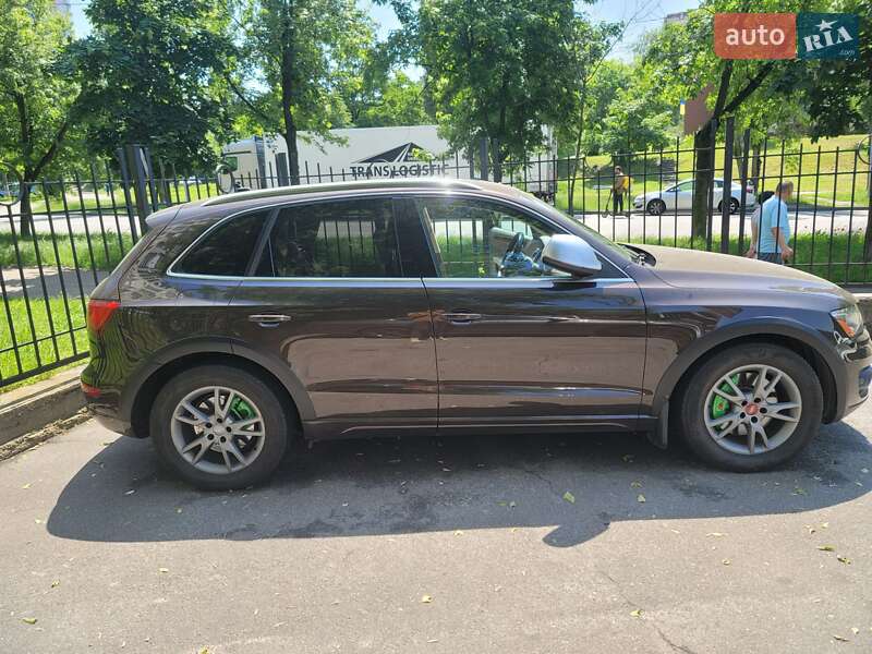 Внедорожник / Кроссовер Audi Q5 2011 в Киеве