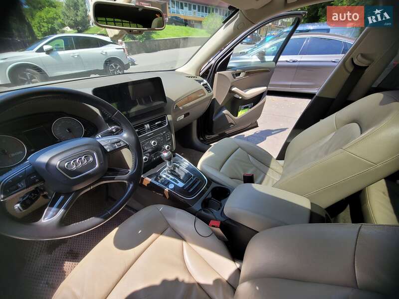 Внедорожник / Кроссовер Audi Q5 2011 в Киеве