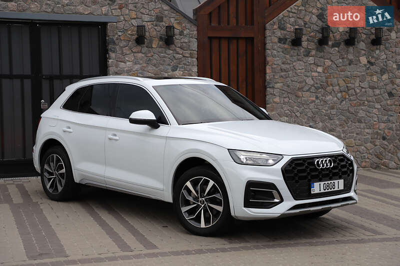 Внедорожник / Кроссовер Audi Q5 2021 в 