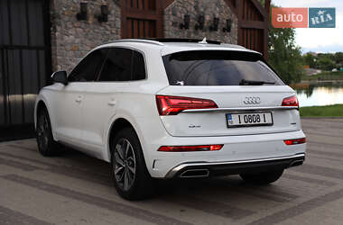 Внедорожник / Кроссовер Audi Q5 2021 в 