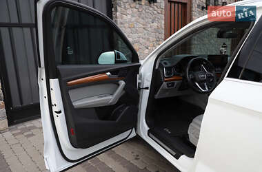 Внедорожник / Кроссовер Audi Q5 2021 в 