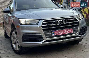 Позашляховик / Кросовер Audi Q5 2018 в 