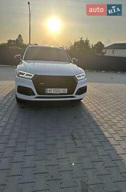 Позашляховик / Кросовер Audi Q5 2019 в 