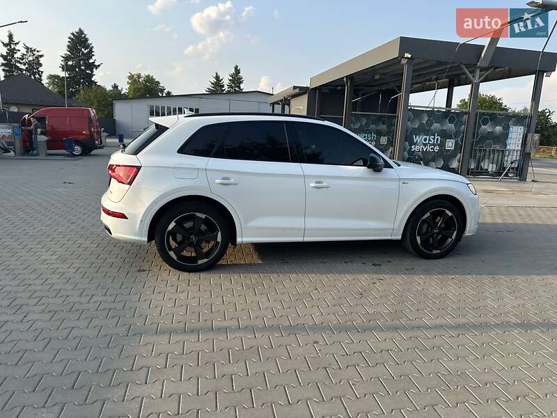 Внедорожник / Кроссовер Audi Q5 2019 в Тернополе