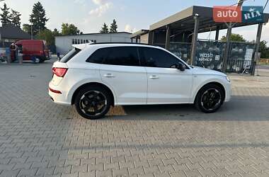 Позашляховик / Кросовер Audi Q5 2019 в 