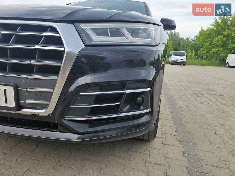 Внедорожник / Кроссовер Audi Q5 2018 в Житомире